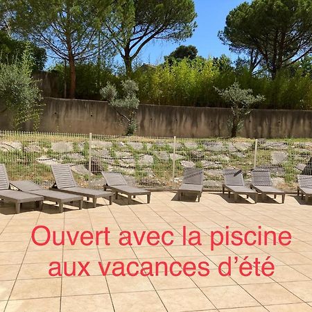 Superbe Appartement A Uzes Avec Place De Parking Екстер'єр фото