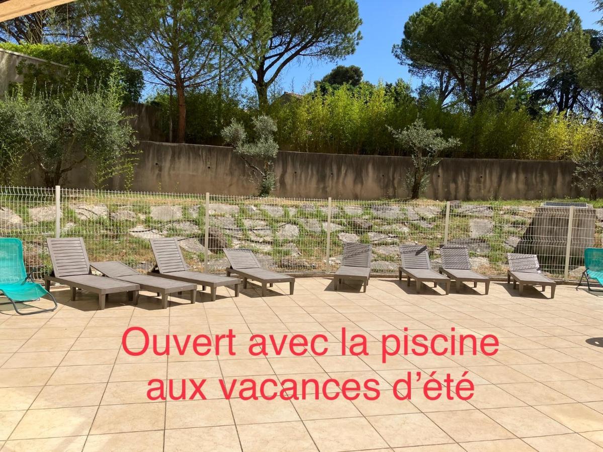 Superbe Appartement A Uzes Avec Place De Parking Екстер'єр фото